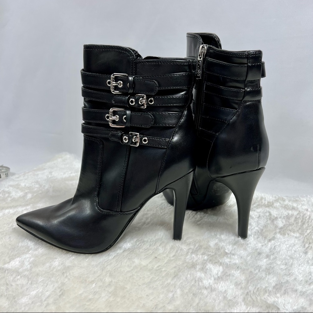 NWOT Guess Boots Size 8.5M All Man Made Material